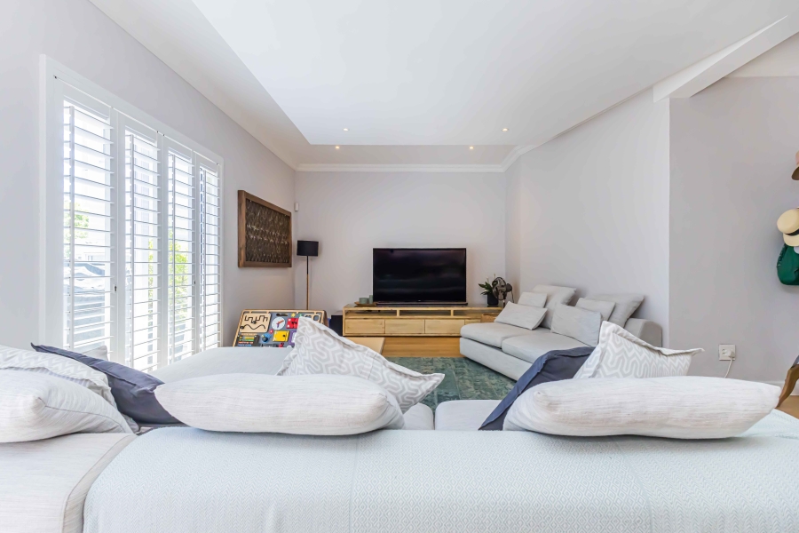 4 Bedroom Property for Sale in Sea Point Western Cape